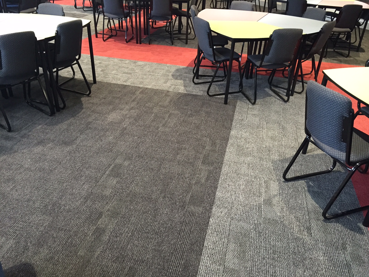 Advantages of using carpet tile flooring